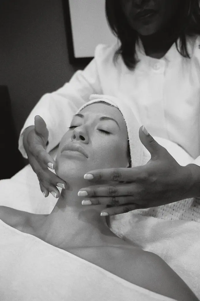 Masaje facial relajante